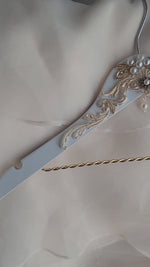 Load and play video in Gallery viewer, Wedding Veil Hanger Bridal Shower Gift Boho Floral Vintage
