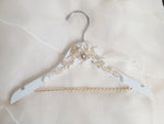 Load image into Gallery viewer, Wedding Veil Hanger Bridal Shower Gift Boho Floral Vintage
